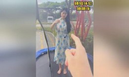 挠痒痒搞笑视频,笑出腹肌的欢乐瞬间